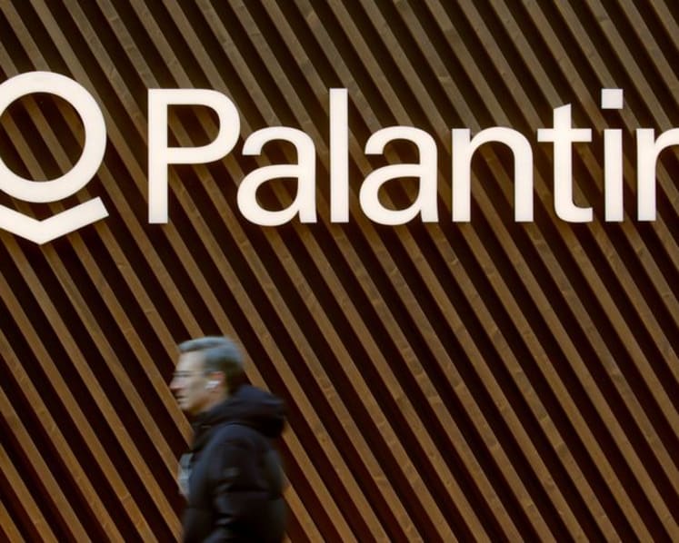 Palantir's bull run stalls as Burry bets against the AI darling 