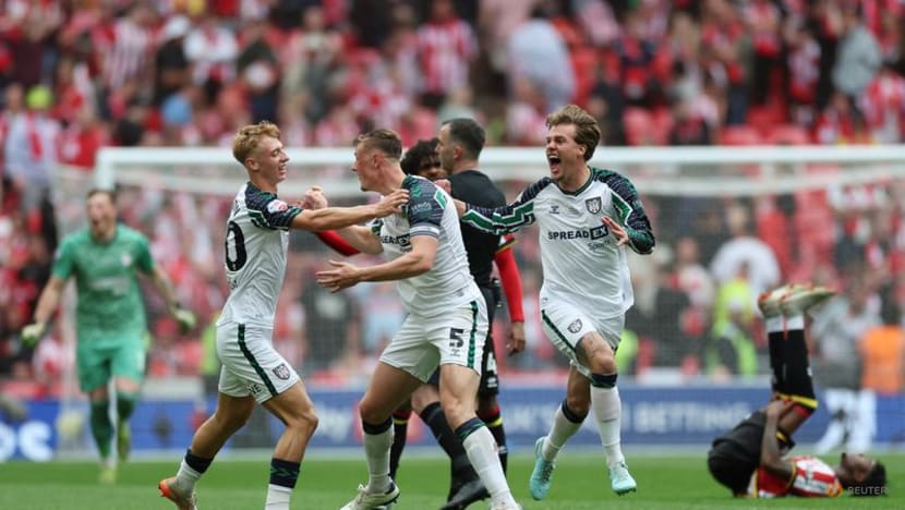 Sunderland stun Sheffield United in playoff to return to Premier League