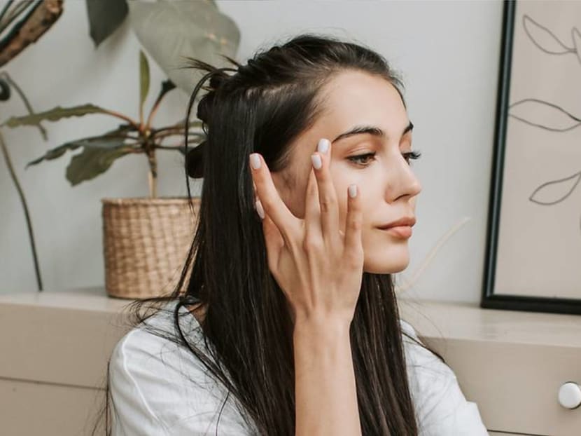 How to fix those huge eye bags and wrinkled skin to make you look younger