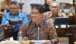 Makna tersembunyi batik andalan Menkeu Purbaya yang sering dipakai ulang