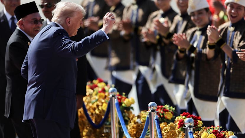 PM Anwar dikritik karena berjoget dengan Trump, dianggap sakiti hati rakyat Malaysia