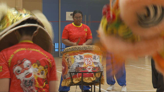  前线追踪  | 多元族群加入舞狮团 本地传统文化展现新风貌 