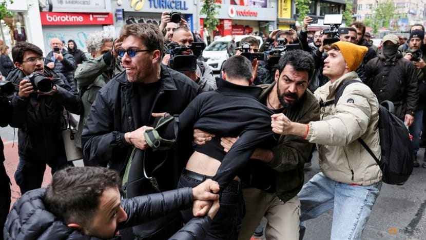 Police arrest more than 400 in Istanbul May Day showdown Police arrest more than 400 in Istanbul May Day showdown