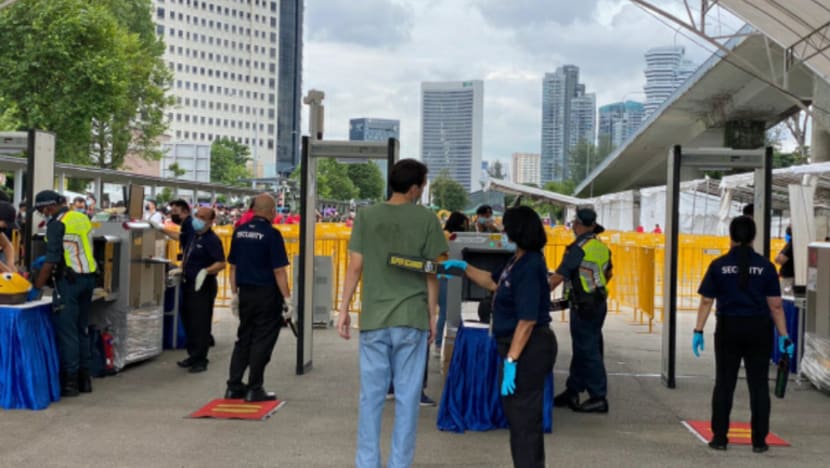 Penonton di Pentas Terapung Marina Bay jalani pemeriksaan rapi; perlu tunjuk status vaksinasi, hasil ujian Penonton di Pentas Terapung Marina Bay jalani pemeriksaan rapi; perlu tunjuk status vaksinasi, hasil ujian