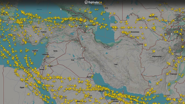 全球各地航空公司继续避开中东大部分地区空域