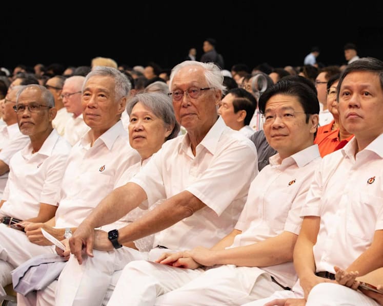 'Crazy' to argue that S'pore's civil service can continue being good without good political leaders at the helm: PM Lee