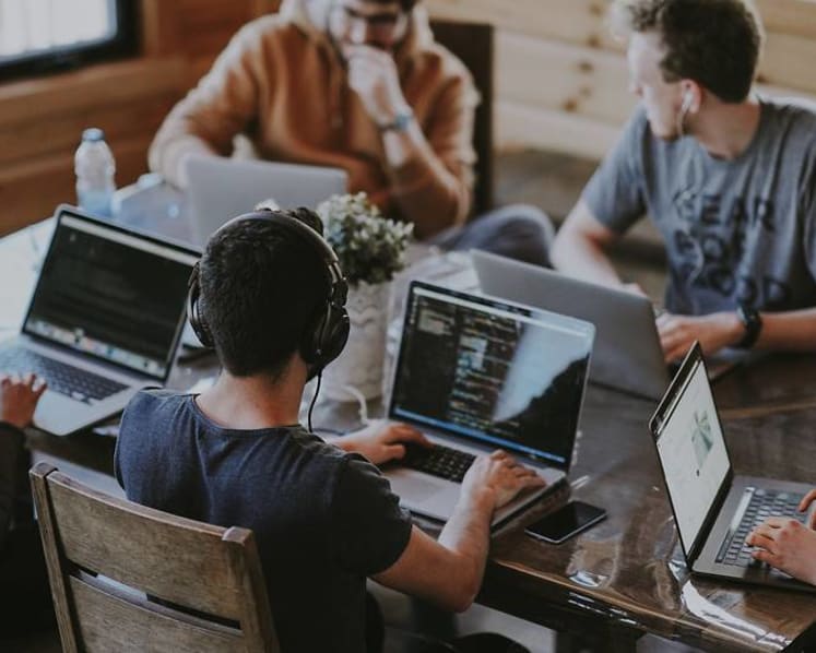 Commentary: Having trouble finding that first job? Try an internship after graduation