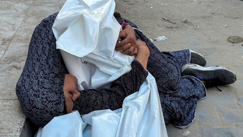 Israeli forces storm shelters, detain men, as north Gaza raid deepens Israeli forces storm shelters, detain men, as north Gaza raid deepens
