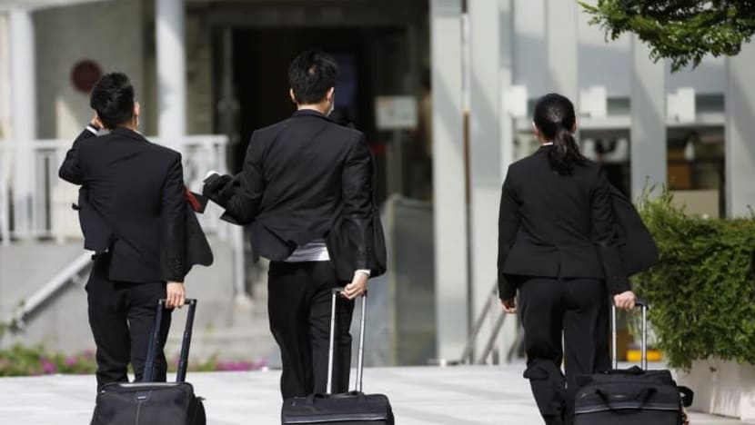 Peguam digantung kenakan bayaran berlebihan sebanyak S$1 juta, tidak patuh arahan mahkamah Peguam digantung kenakan bayaran berlebihan sebanyak S$1 juta, tidak patuh arahan mahkamah