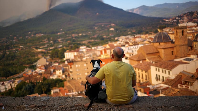 Red Cross warns new heat wave could worsen wildfires across Spain, France