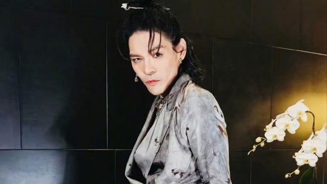 这次杠上红毯主持人，向佐：你有认真采访我吗？