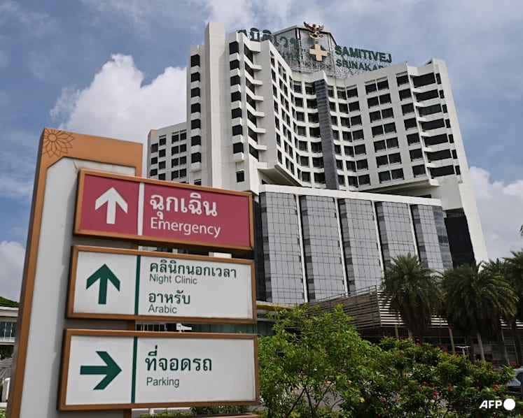 58 people from SQ321 still hospitalised in Bangkok; two Singaporeans in ICU