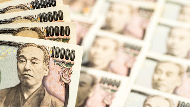 日元持续贬值 新元涨至126水平创新高