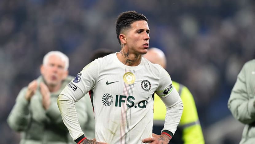 Chelsea drop Fernandez for two games for comments on his future