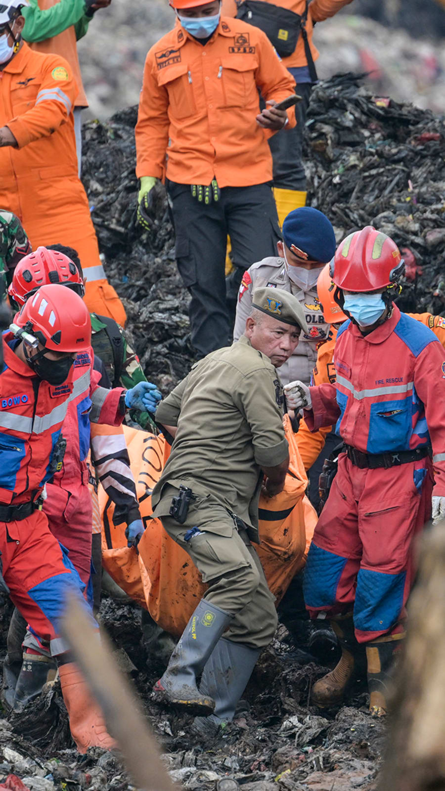 Rescue operation ends after deadly landfill collapse in Indonesia