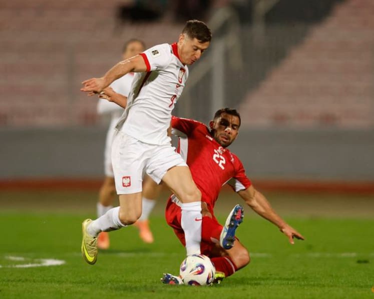 Poland snatch victory over Malta but head for World Cup playoffs