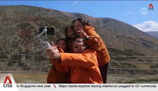 China Golden week holiday sees Chinese tourists venturing further, making more stops
