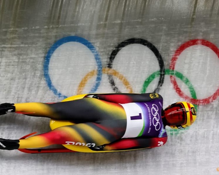 Luge-Taubitz takes gold for Germany after Fraebel blunder