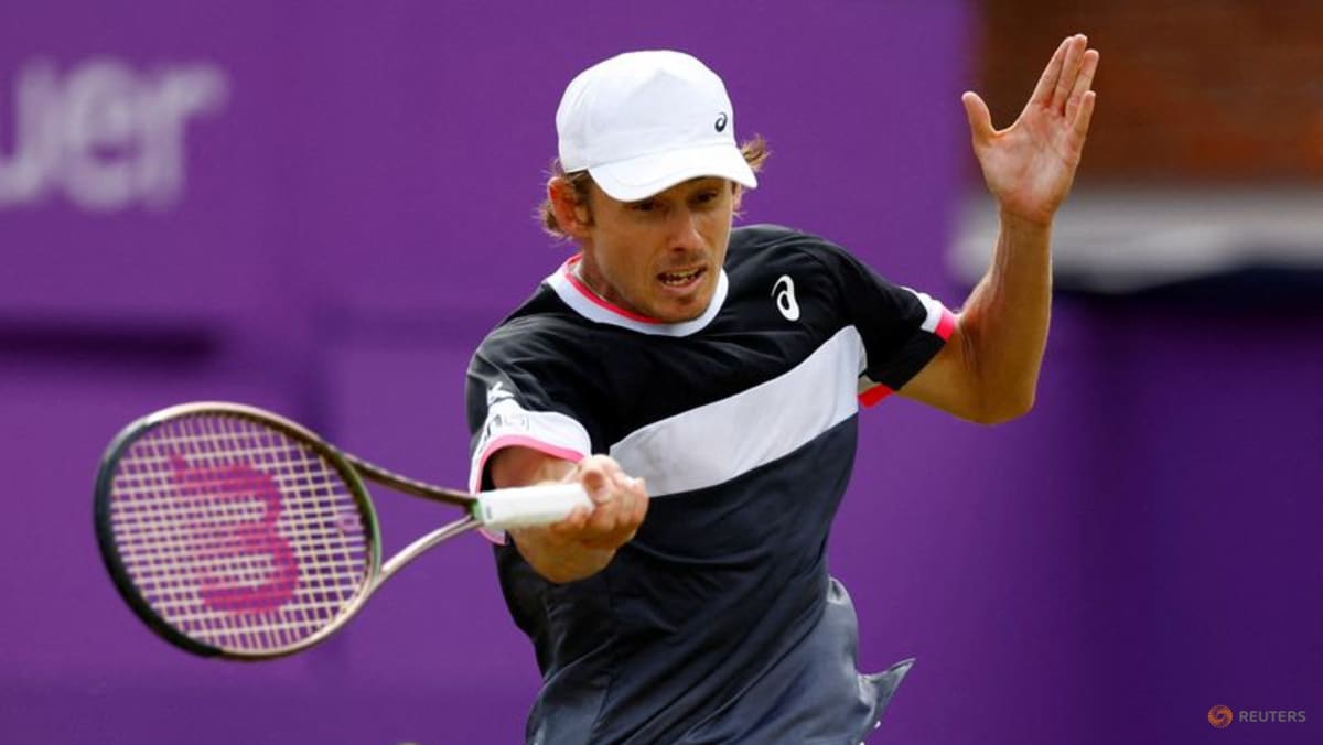 Australia's great hope De Minaur balances 'noise' and perks at home Slam