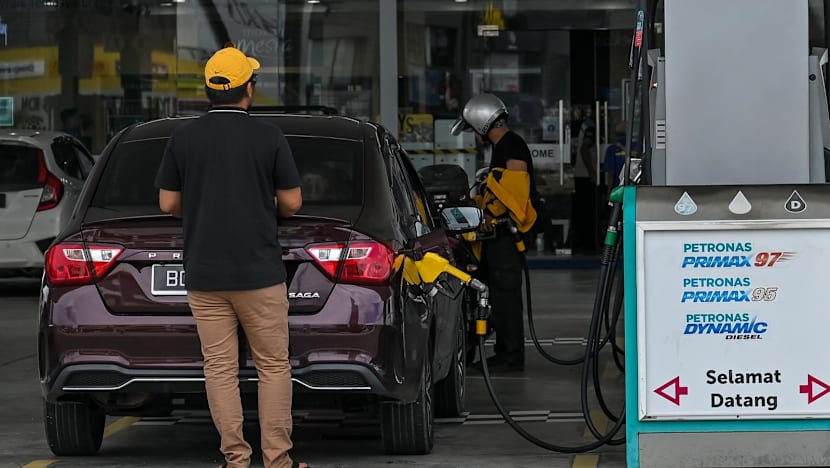 Malaysia to penalise foreign-registered vehicle owners who buy subsidised RON95 petrol starting Apr 1