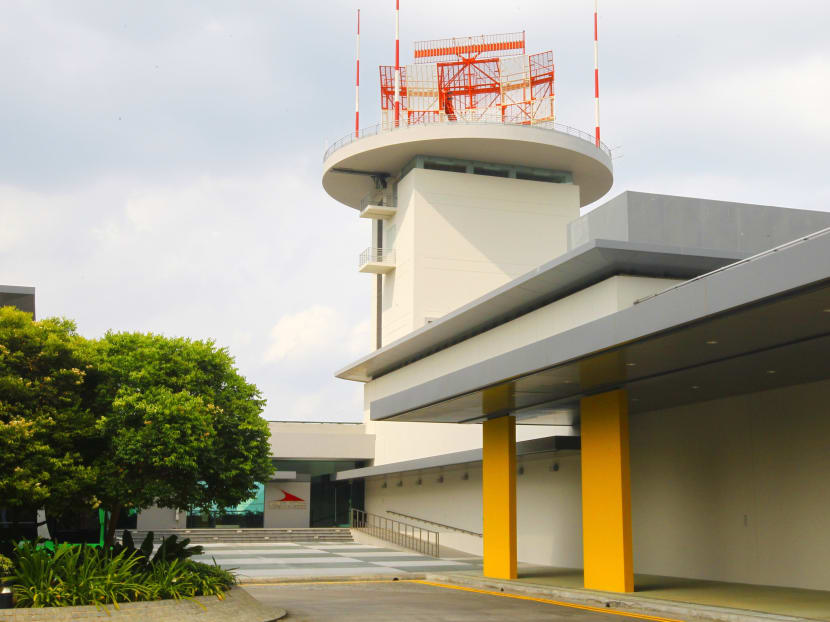 New air traffic control system tracks more planes and farther