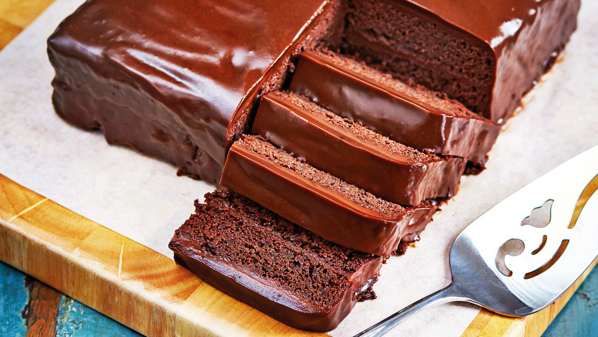 We Think This Lana-Inspired Chocolate Fudge Cake Is As Good As The Original - 8days