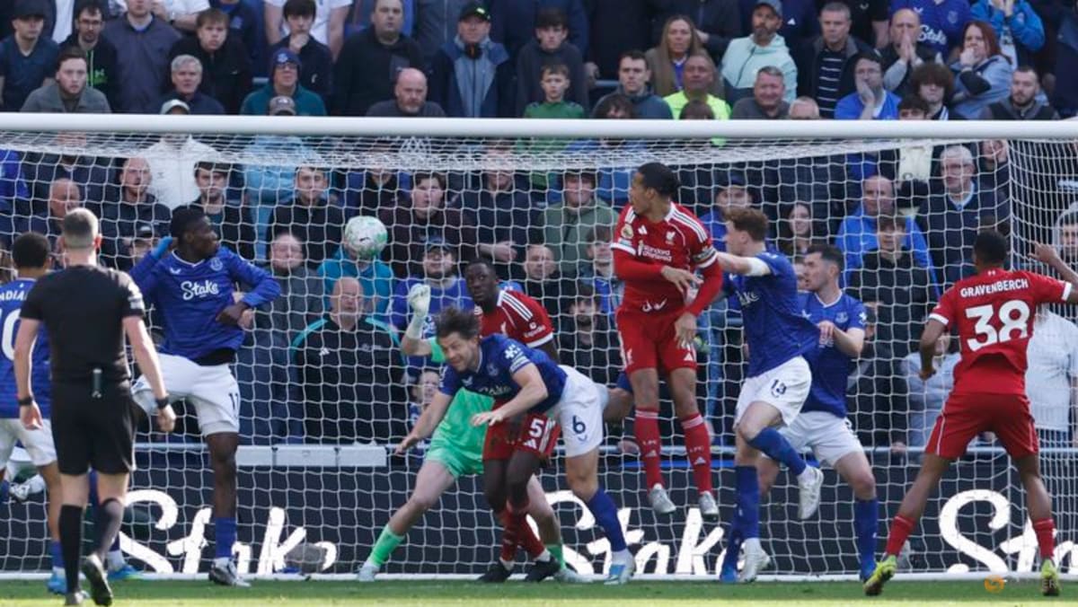 Liverpool's Van Dijk scores late winner in 2-1 derby win over Everton