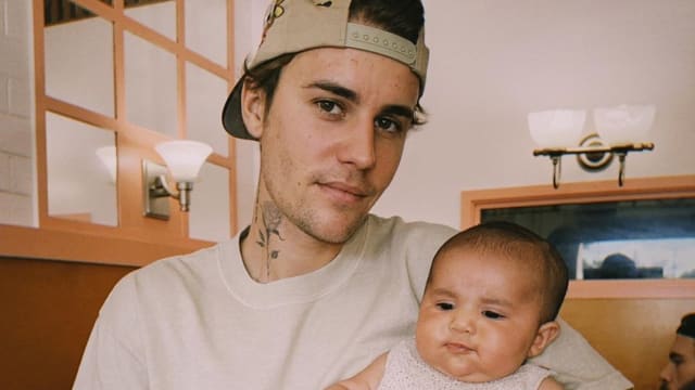 睽违4年！Justin Bieber惊喜推出全新专辑“SWAG”