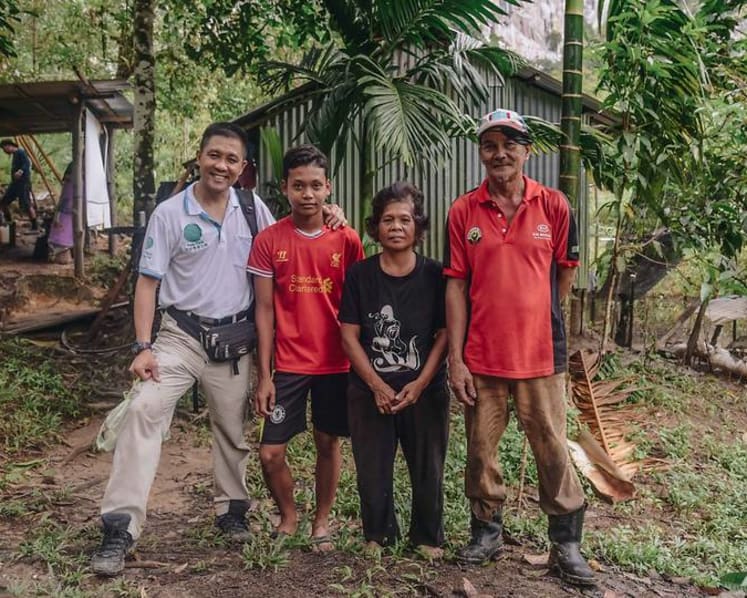 Once too poor for $1-lunch, hero now rallies a town to bring hope to families