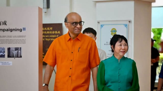 【GE2025】尚达曼总统和夫人到达投票站投票