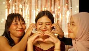 Galentine பெரிதா? Valentine பெரிதா?