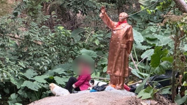 香港主教山违建文化馆清场受阻 场馆打理人拒拆雕像