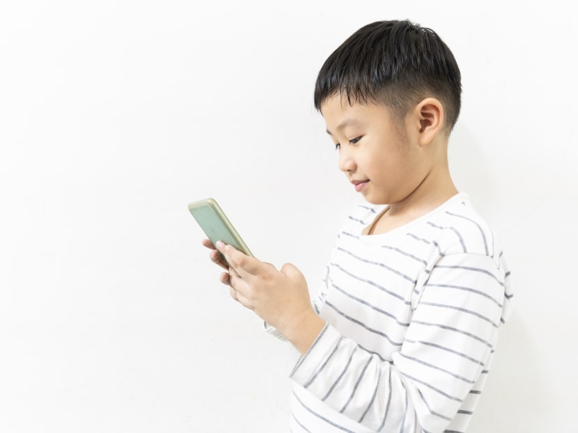 Commentary: It&rsquo;s not your fault if your kids won&rsquo;t put down their smartphones