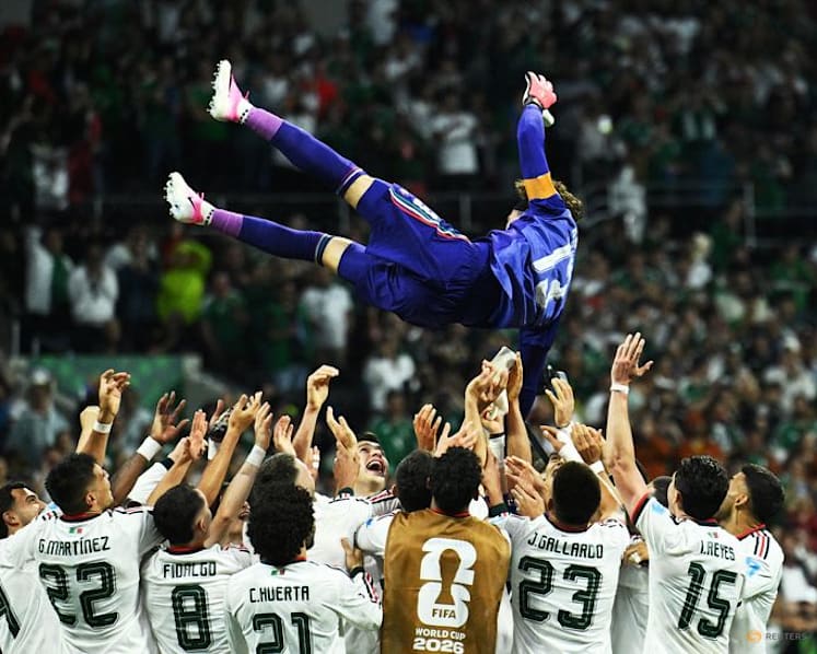 Ochoa gets perfect Azteca send-off as Mexico beat Czechs