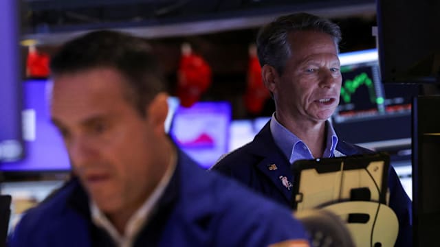 美国华尔街股市先跌后起