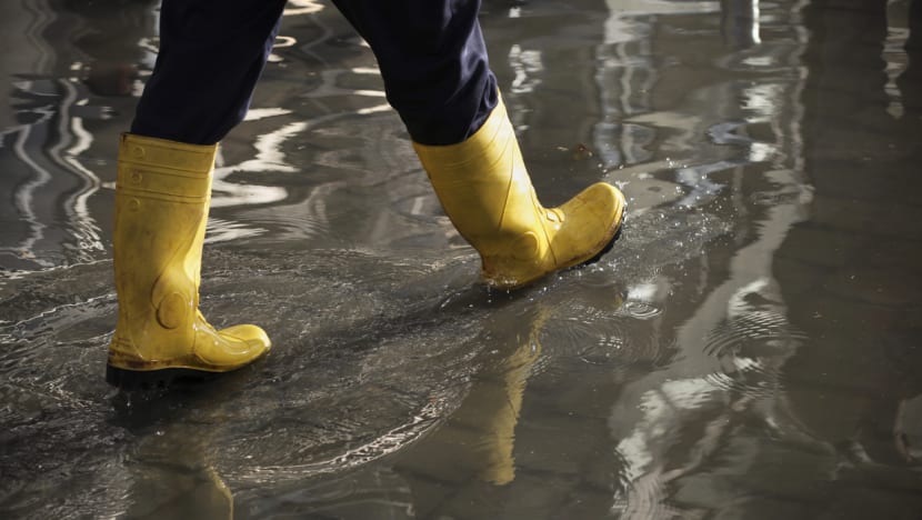 Jakarta dan sekitarnya dikepung banjir, hujan deras masih akan terjadi hingga Kamis Jakarta dan sekitarnya dikepung banjir, hujan deras masih akan terjadi hingga Kamis