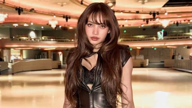 BLACKPINK Lisa推出丁字裤周边！尺度被指太大胆掀热议