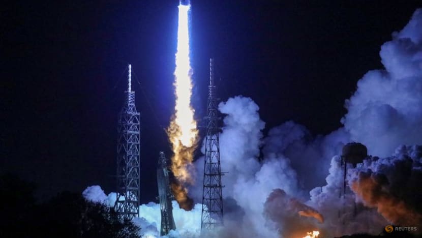Bezos spoke to Trump as he tries to seeks more government contracts for Blue Origin, WSJ reports Bezos spoke to Trump as he tries to seeks more government contracts for Blue Origin, WSJ reports