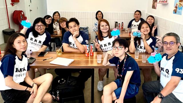 炎炎夏日来点冰淇淋解暑，寿星许瑞奇与粉丝聚会庆生！