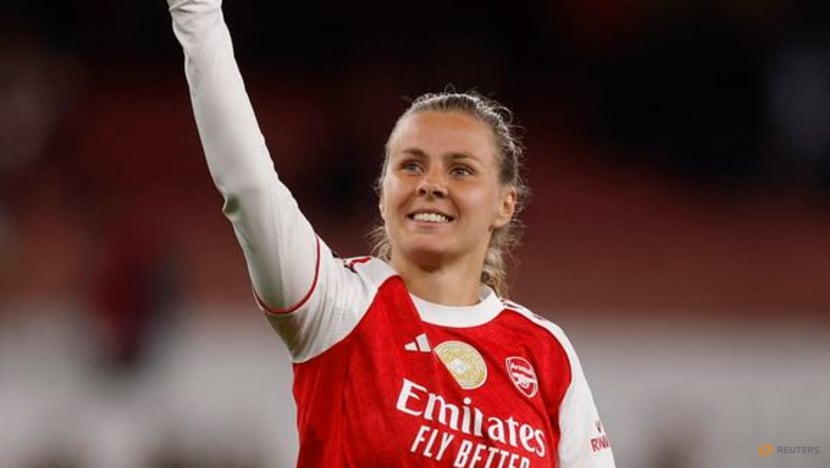 England forward Mead to leave Arsenal