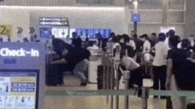 疑中国代购商插队冲值机柜台 仁川机场拟增设围栏