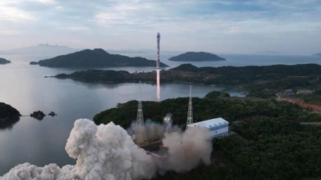韩国敦促朝鲜 停止侦察卫星发射活动