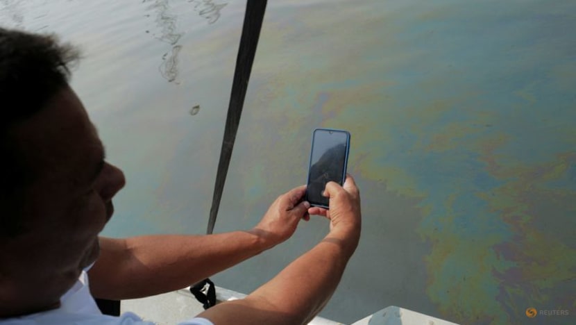 Fishermen in Rio de Janeiro use app to record, report water pollution