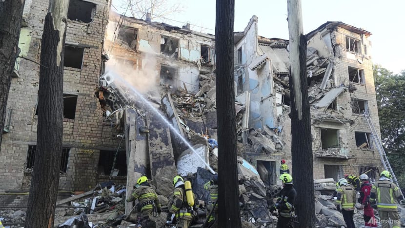 Ukraine says 'massive' Russian drone attack on Kyiv Ukraine says 'massive' Russian drone attack on Kyiv