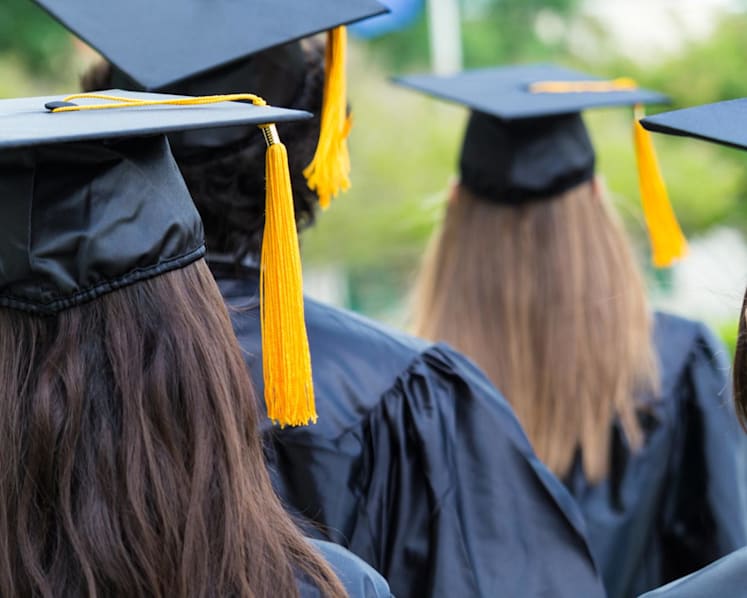 Up to 800 government-funded traineeships for fresh graduates to be offered from October