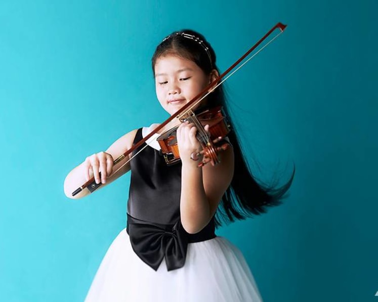 From Singapore to Carnegie Hall: Meet 8-year-old violinist Freya Kylie Lim