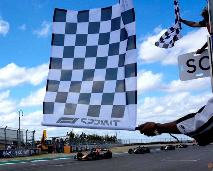 Verstappen takes US sprint victory after McLaren's Piastri and Norris collide