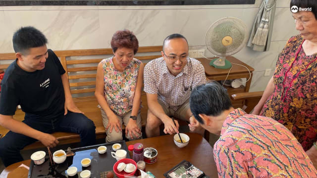 代父圆梦到潮州探亲 男子携母踏上寻根之旅