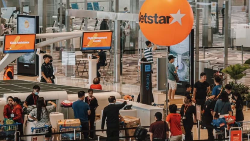 பாதிக்கப்பட்ட JetStar Asia ஊழியர்களுக்கு SIA குழுமம் வேலைவாய்ப்புகள் அமைத்துத் தரும் பாதிக்கப்பட்ட JetStar Asia ஊழியர்களுக்கு SIA குழுமம் வேலைவாய்ப்புகள் அமைத்துத் தரும்