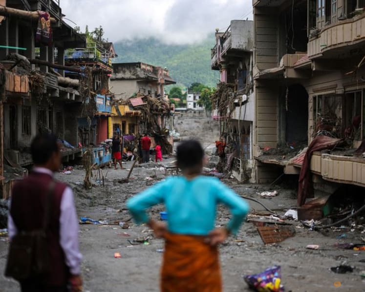 Nepal-Tibet disaster: Death toll nears 800; more than 3,000 missing
